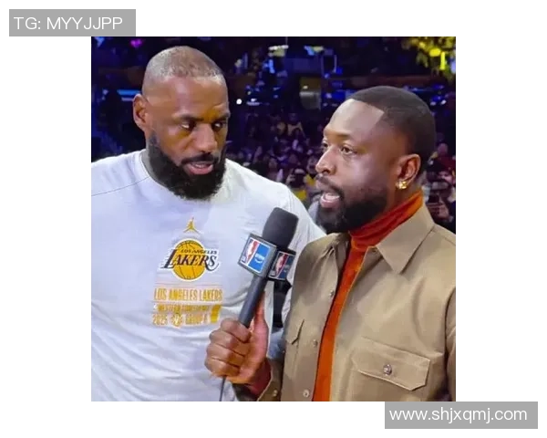 足球明星与詹姆斯亲密互动引发球迷热议共同探讨运动精神与友谊的魅力 足球明星与詹姆斯亲密互动引发球迷热议共同探讨运动精神与友谊的魅力